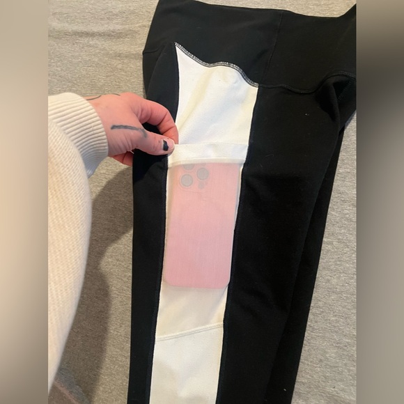 Fabletics leggings and sports bra set sizes S-M - Picture 4 of 6